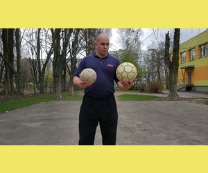 Фізична культура 222. Футбольні трюки.